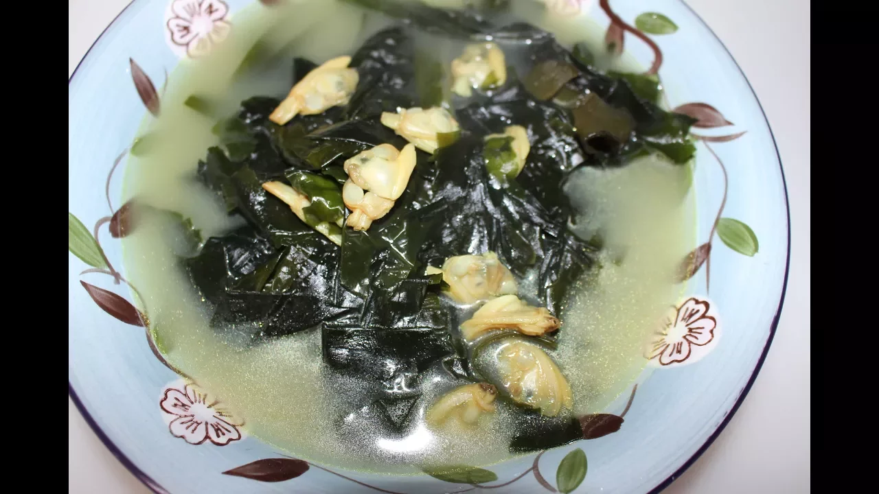 Greg and Yon make Korean Seaweed Soup (Miyeok Guk)