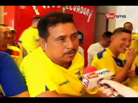 Ecuatorianos festejaron triunfo de Tri ante Uruguay