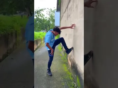 ¡Spiderman en Acción! Victor sorprende a Todos Caminando por las Paredes