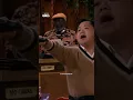 Lagu Han stays strapped | #2BrokeGirls #Shorts