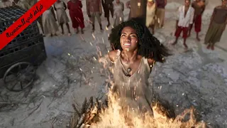 بنت عندها ٤٠٠ سنة بتكتشف قدرتها الخارقة علي قراية افكار اصحابها ومعرفة ماضيهم بمجرد لمسهم 