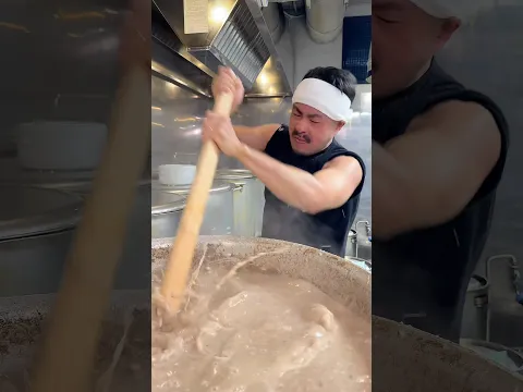 日本一濃厚豚骨スープの最強極太つけ麺
