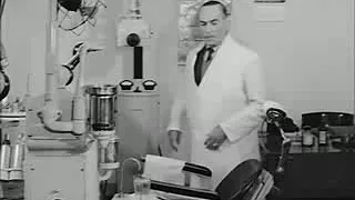 الطاعة العمياء في شركة الفضاء الخارجي من فيلم المجانين في نعيم 