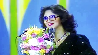 عزيزة جلال هو الحب لعبه حفل مباشر رسمي دندنها