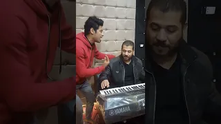 شاب يبدع في اغاني حكيم افرض مثلا الفديو مكسر مصر  طلبه مصر الكروان    دندنها