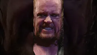 راندي اورتن يضرب اندرتيكر كف Shorts 