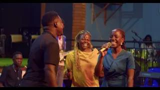 wamilele wamilele mungu wa baraka ni yesu altar call 256 017 praise by edrine rebecca