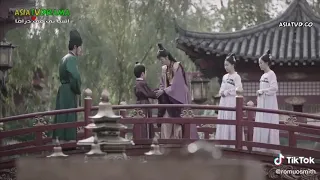 أزهار في جناح روي الحلقه 