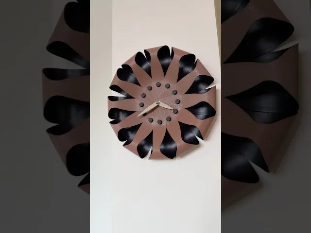 FOLD O'CLOCK | MODERN CLOCK WITH MINIMALIST DESIGN video thumbnail