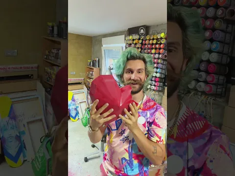 Je collabora avec une artiste pour peindre sur sa sculpture