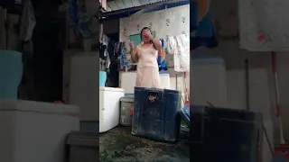tante mandi pakai baju transparan sampai kelihatan anunya