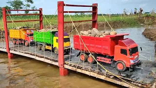 Download MUAT BATU SPLIT MOBIL TRUK TRONTON PANJANG TERGULING DI SUNGAI BANJIR MP3