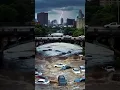 Download Lagu Suasana terjebak dijalan saat banjir bandang berlumpur#s