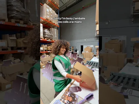 Je suis en reconversion professionnelle depuis l’ouverture 👀📦 #curlyhair #maisonkeeoz
