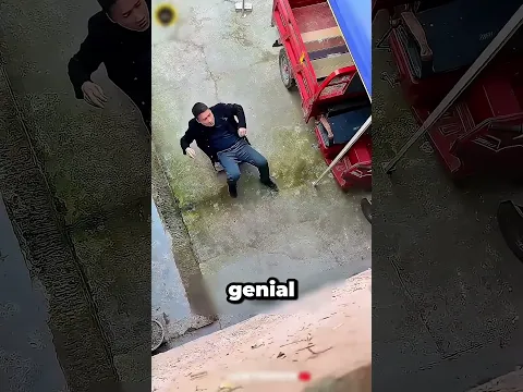 LE TIRO PETARDOS A PAPÁ