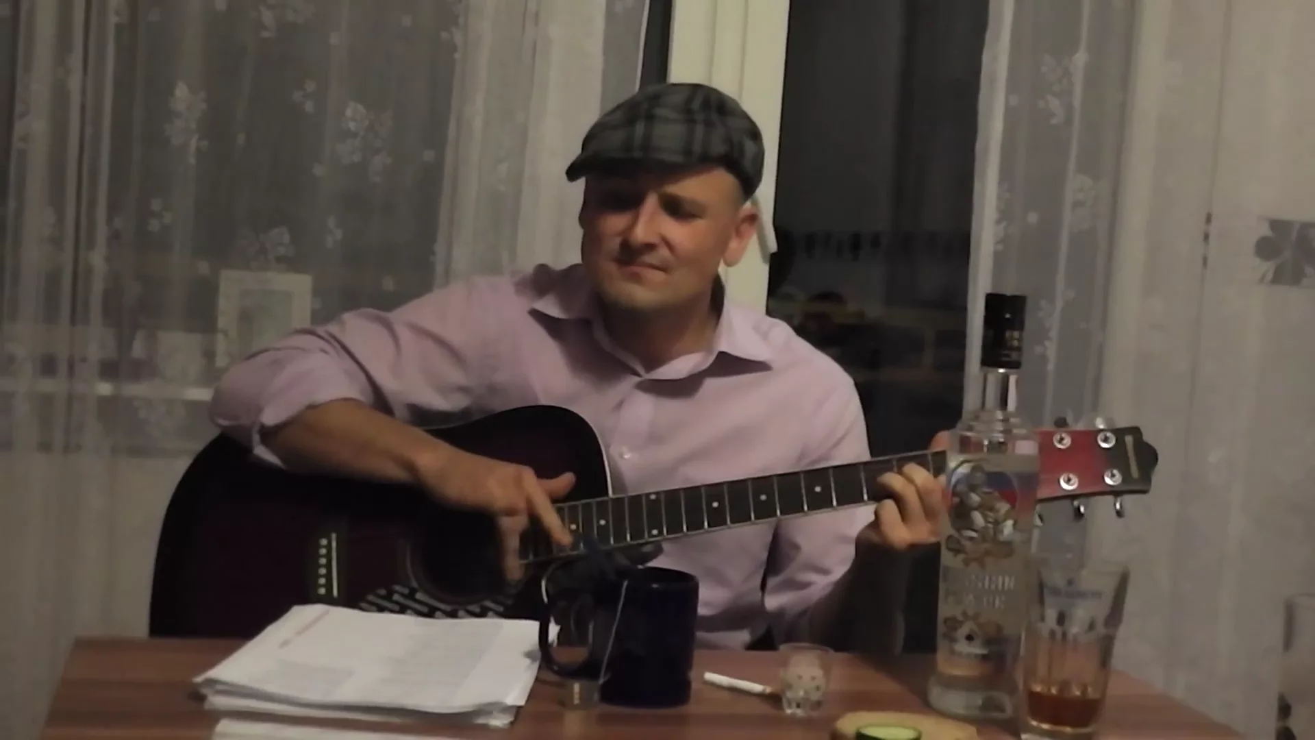 Петлюра голуби летят над нашей зоной петлюра. Голуби летят над нашей зоной. Голуби летят гитаре. Голуби над зоной петлюра. Голуби летят гитаре.