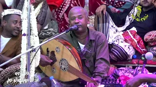 والله ماذل نفسي مهما يكون الثمن غناء عميد الأغنية اللحجية الفنان أحمد ديرم في زفاف محمد وعبدالله حوف 