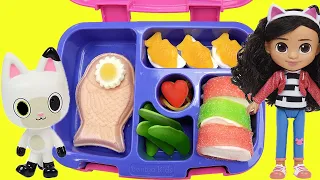 Gabby s Dollhouse Packs School Lunch with Cakey and CatRat Dolls