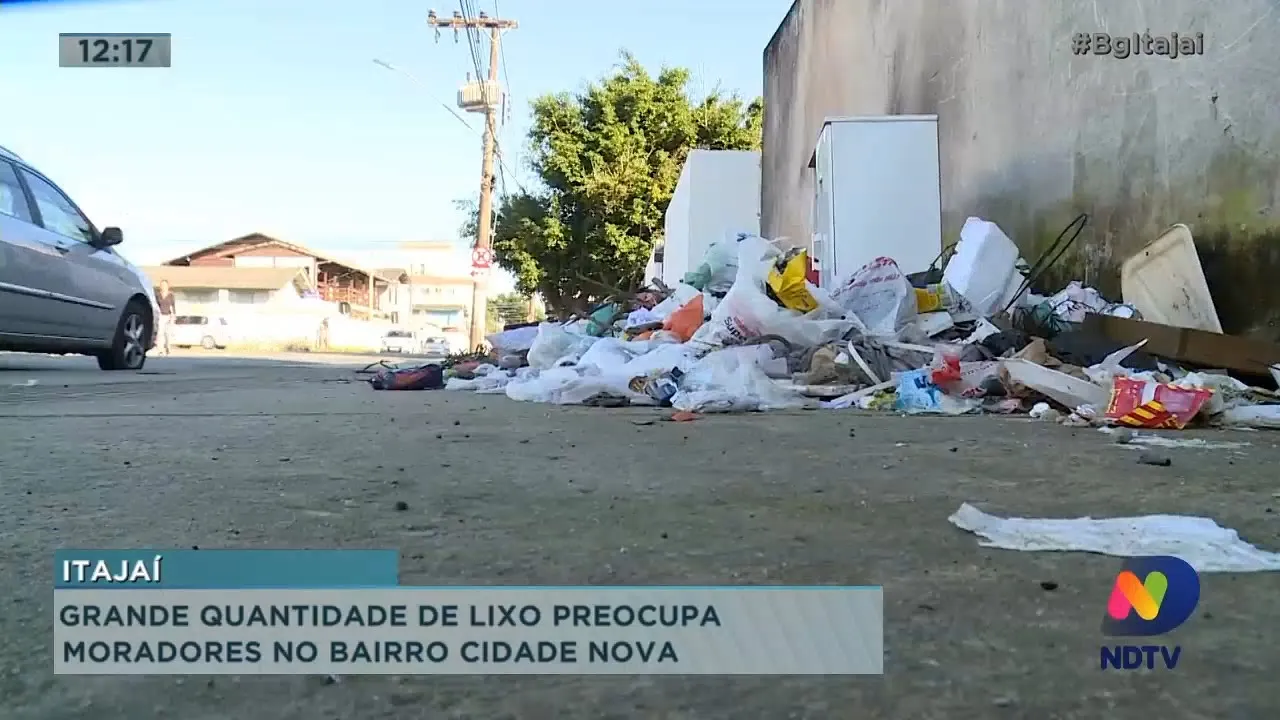 Grande quantidade de lixo preocupa moradores no bairro Cidade Nova