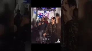 انت فين وانا اجيلك انا عمك وعم جيلك 