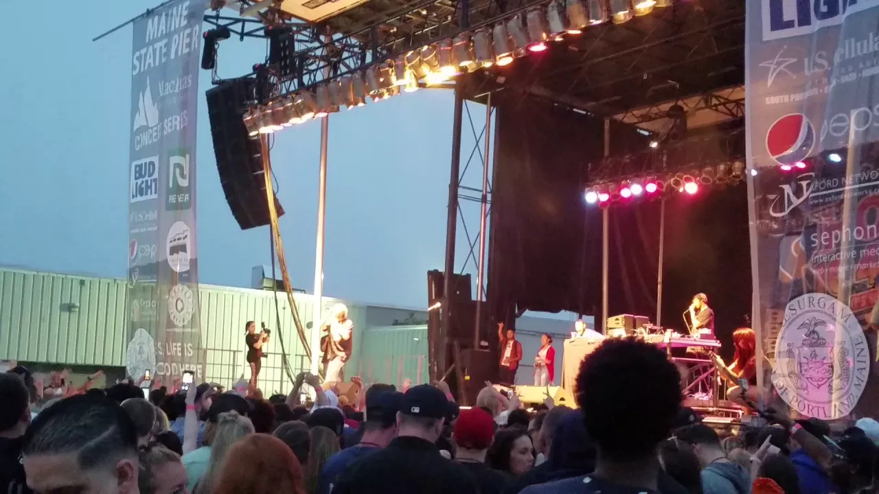 Post Malone - Too Young (LIVE)