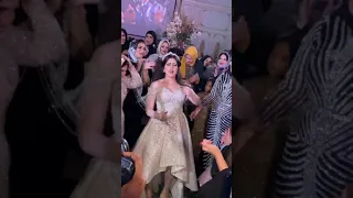 اجمل عروسه بترقص علي مهرجان الباب الجديد           دندنها