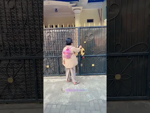 PERGI KE SEKOLAH ATAU BOBO DI RUMAH YA #shorts