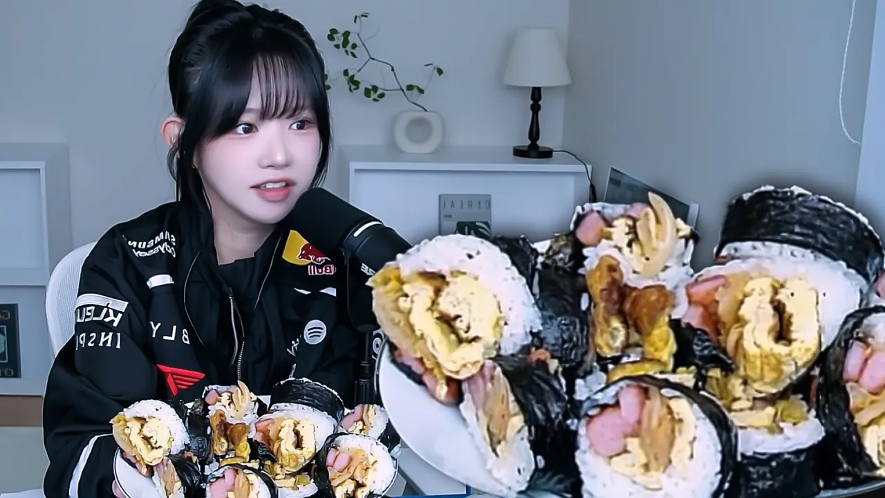 제가 만든 김밥 드실 분?