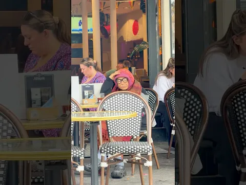 Todos ignoraban a esta abuelita, así que decidimos darle una sorpresa.