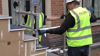 Scaffold tower on stairs - time lapse of assembly