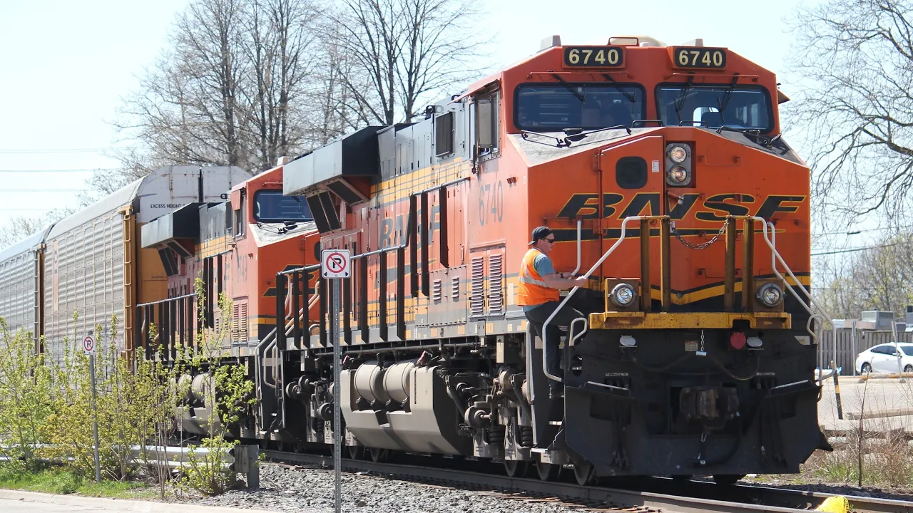BNSF Duo and drone footage! BNSF 6740 and BNSF 6749 idle with CP 234