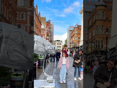 I love to add a bit of confusion with my acts. #valentinethestatue #silvermanstatueofficial