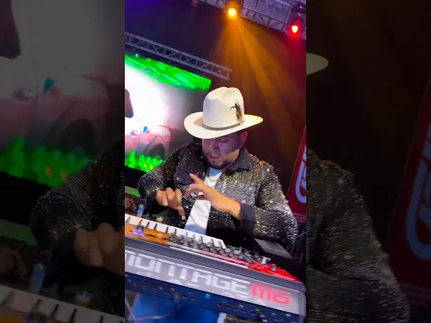 Y aquí estoy #esperandoporti #alacranesmusical en #sancristobal #verapaz #guatemala 🇬🇹