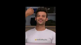 الغريب في المرآة 