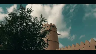 العين غير وجوها غير   تصميم          دندنها