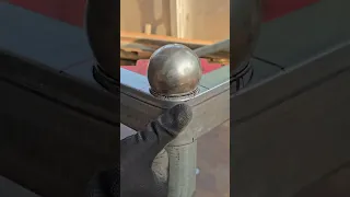 A stroke of genius! A trick combining round pipe and square tubing for a curved 90-degree joint.