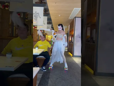 大哥说：哇塞，这是怎么开的。😂#全网最帅开瓶猫