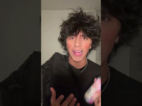 I swear if I get ONE comment saying my hair is offโฆ