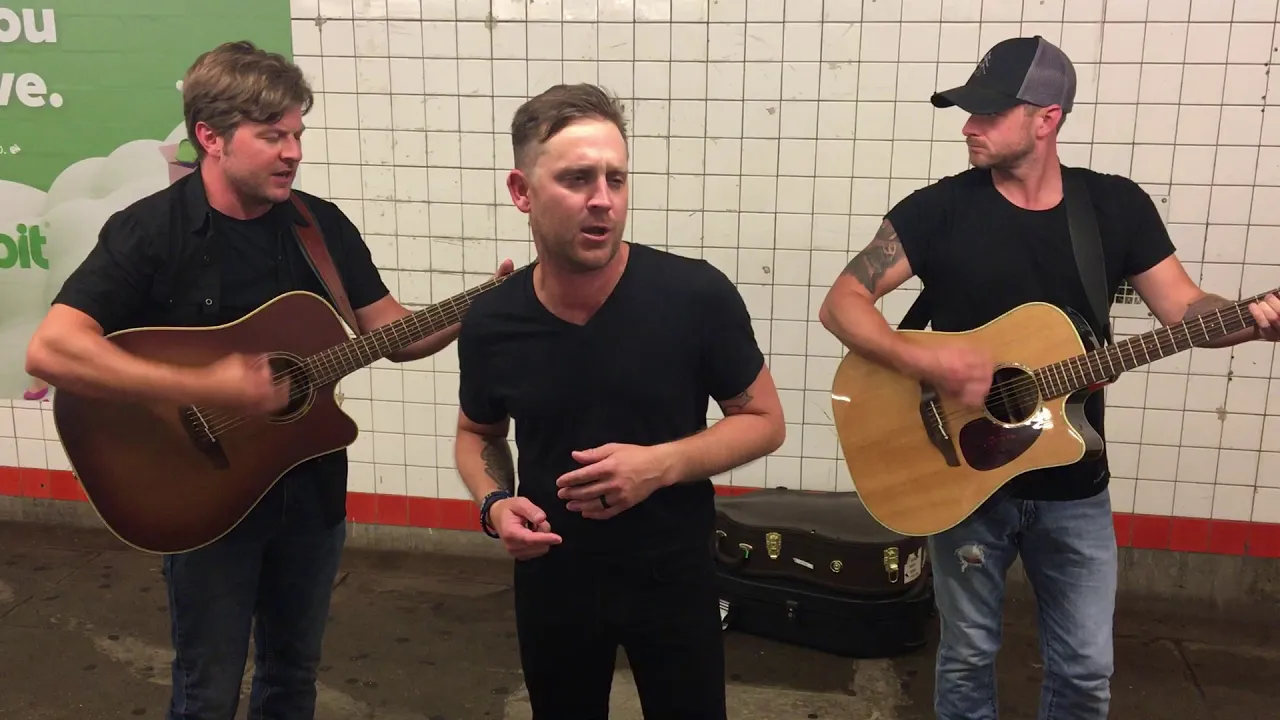 Justin Moore - The Ones That Didn't Make It Back Home (Pop Up Show in NYC Subway)