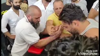 بطولة الجمهورية مصارعة الأذرع مع البطل حسن المصري مركز أول وزن     كغ لعام      سوريا دندنها