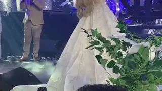 هنا الزاهد فرح هنا الزاهد واحمد فهمي شوف هنا لما مرمتش بوكبه الورد كانت عايزه تديه لمين 