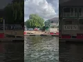 Download Lagu Pemandangan indah Stratford upon Avon dari perahu di Sungai Avon.