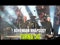 Download Lagu Queen Rocks Wyndham, Bill Bailey's Proms Pride \u0026 Bohemian Rhapsody Turns 50!