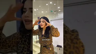 ليه كل طالباتي يضربون الكتب Explore انجليزي Trending 