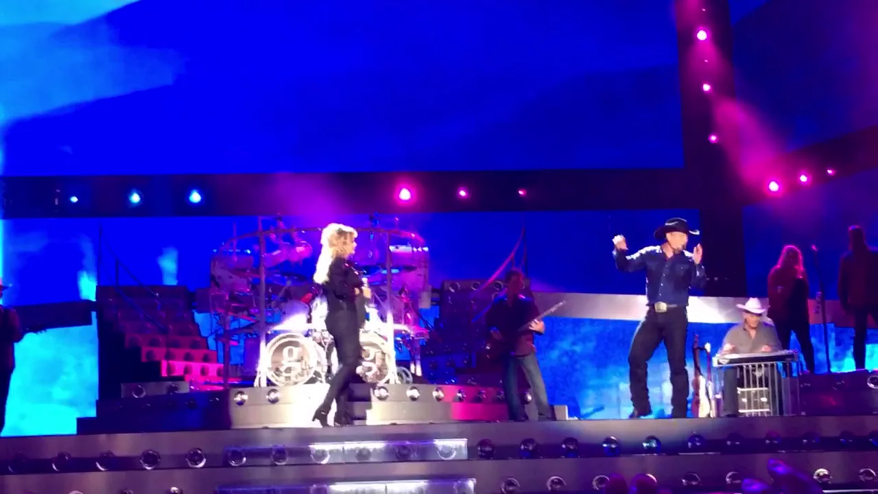 Garth Brooks Trisha Yearwood In Another's Eyes Yankee Stadium 7-9-16 Garth Brooks Trisha Yearwood In Another's Eyes Yankee Stadium 7-9-16