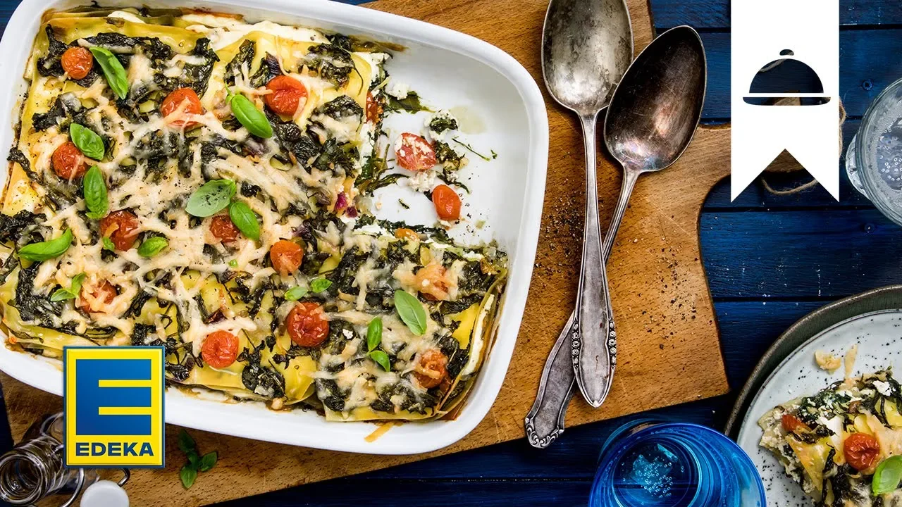 Traditionelle türkische Borek mit Käse und Spinat