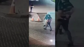 كاميرا مراقبة تلتقط صورا لسائق أوبر المتهم بمحاولة اغتصاب فتاة في مصر 