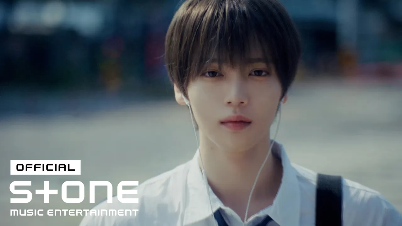 Is It Love?の公式MVサムネイル