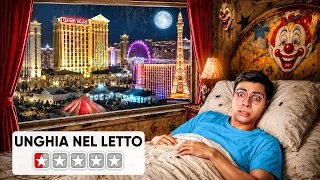 Dormo nell'Hotel PIÙ SCHIFOSO vs il PIÙ LUSSUOSO di Las Vegas 🤮