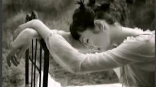 ملعون ابو الناس العزاز نوال الزغبي 